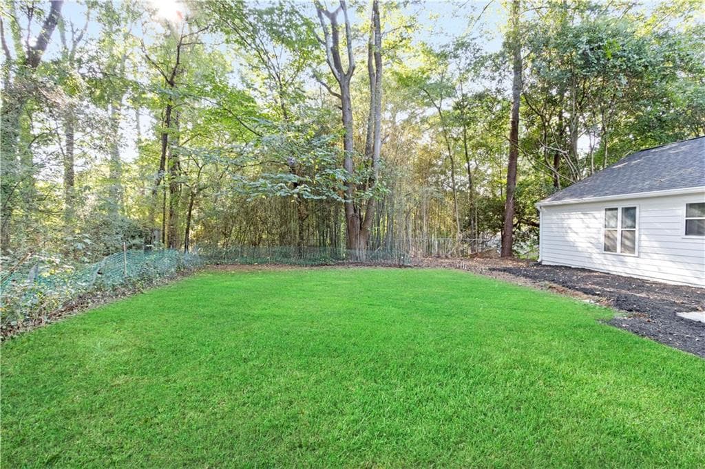3 bedroom, 2 bathroom, 1,240 sq ft single family residence for sale at 134 Apple Valley Drive, Woodstock, GA 30188 — photo 6