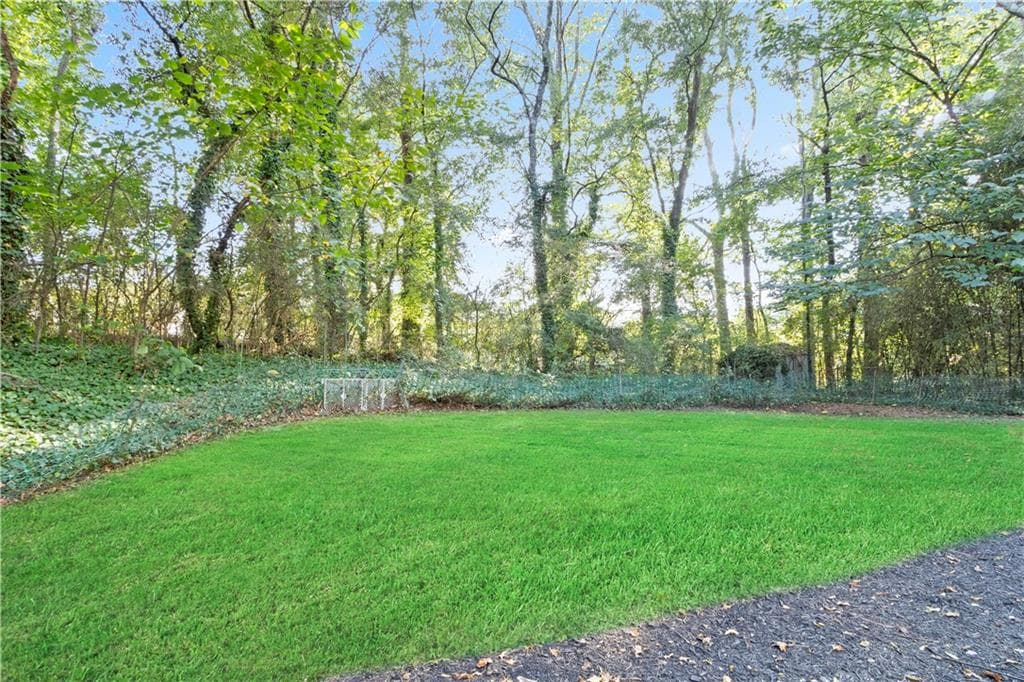 3 bedroom, 2 bathroom, 1,240 sq ft single family residence for sale at 134 Apple Valley Drive, Woodstock, GA 30188 — photo 7
