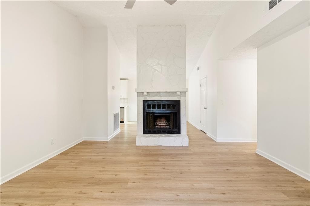 3 bedroom, 2 bathroom, 1,240 sq ft single family residence for sale at 134 Apple Valley Drive, Woodstock, GA 30188 — photo 8