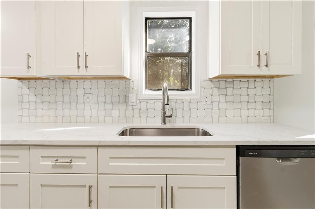 3 bedroom, 2 bathroom, 1,240 sq ft single family residence for sale at 134 Apple Valley Drive, Woodstock, GA 30188 — photo 10