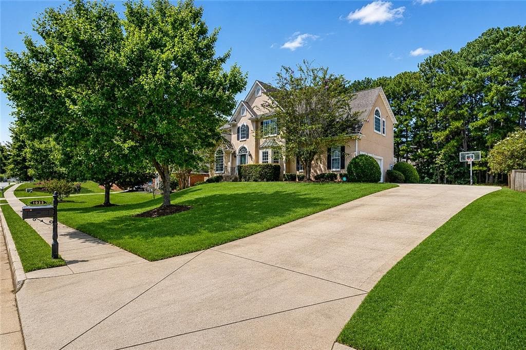 5 bedroom, 5 bathroom, 4,468 sq ft single family residence for sale at 1035 Eagles Brooke Dr, Locust Grove, GA 30248 — photo 2