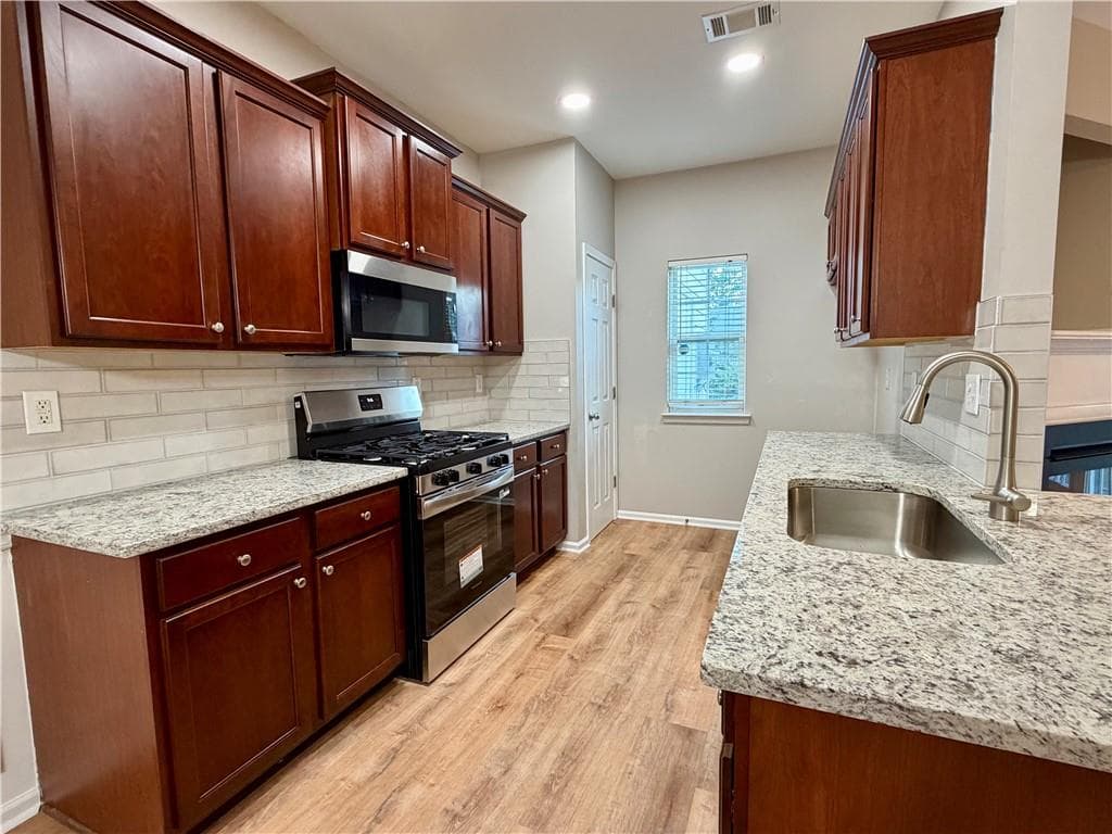 2 bedroom, 3 bathroom, 1,548 sq ft townhouse for sale at 2300 Leicester Way, Atlanta, GA 30316 — photo 4