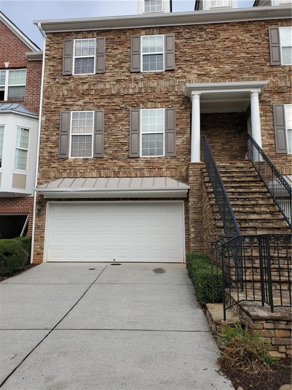 3 bedroom, 3 bathroom, 1,684 sq ft townhouse for rent at 6153 Briggs Way, Johns Creek, GA 30097 for $2,700 a month — photo 1 of 21