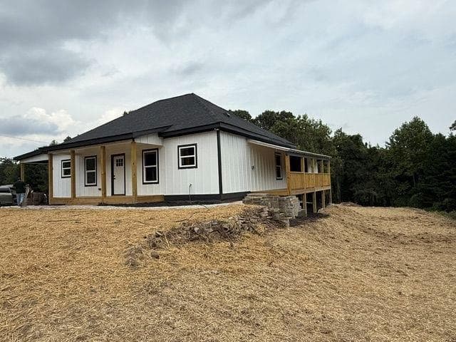 3 bedroom, 2 bathroom, 1,200 sq ft single family residence for sale at 69 Easy Street, Toccoa, GA 30577 — photo 3