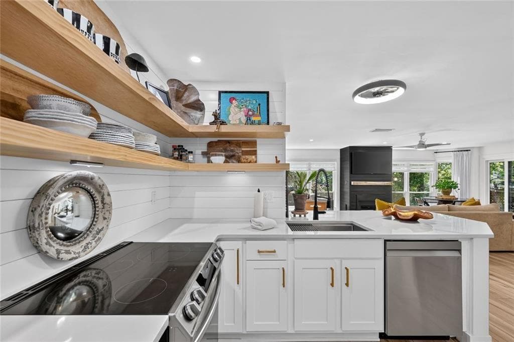2 bedroom, 2 bathroom, 1,168 sq ft condominium for sale at 244 13th Street 201, Atlanta, GA 30309 — photo 4