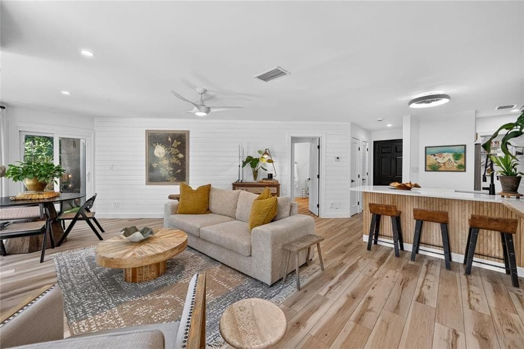 2 bedroom, 2 bathroom, 1,168 sq ft condominium for sale at 244 13th Street 201, Atlanta, GA 30309 — photo 5