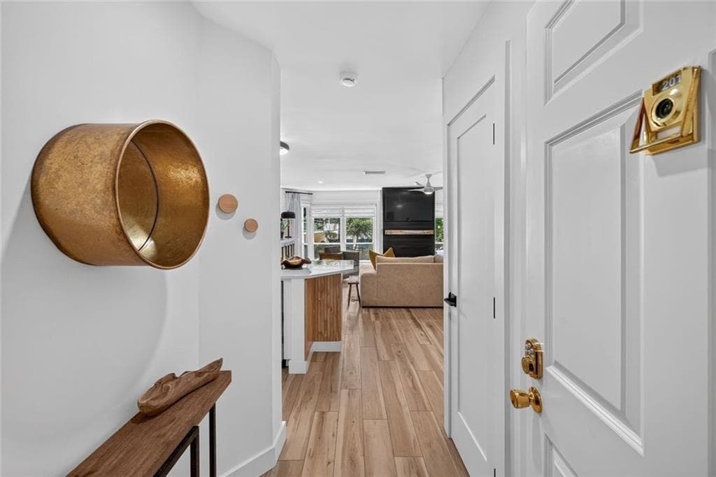 2 bedroom, 2 bathroom, 1,168 sq ft condominium for sale at 244 13th Street 201, Atlanta, GA 30309 — photo 9