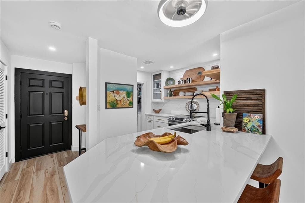 2 bedroom, 2 bathroom, 1,168 sq ft condominium for sale at 244 13th Street 201, Atlanta, GA 30309 — photo 10
