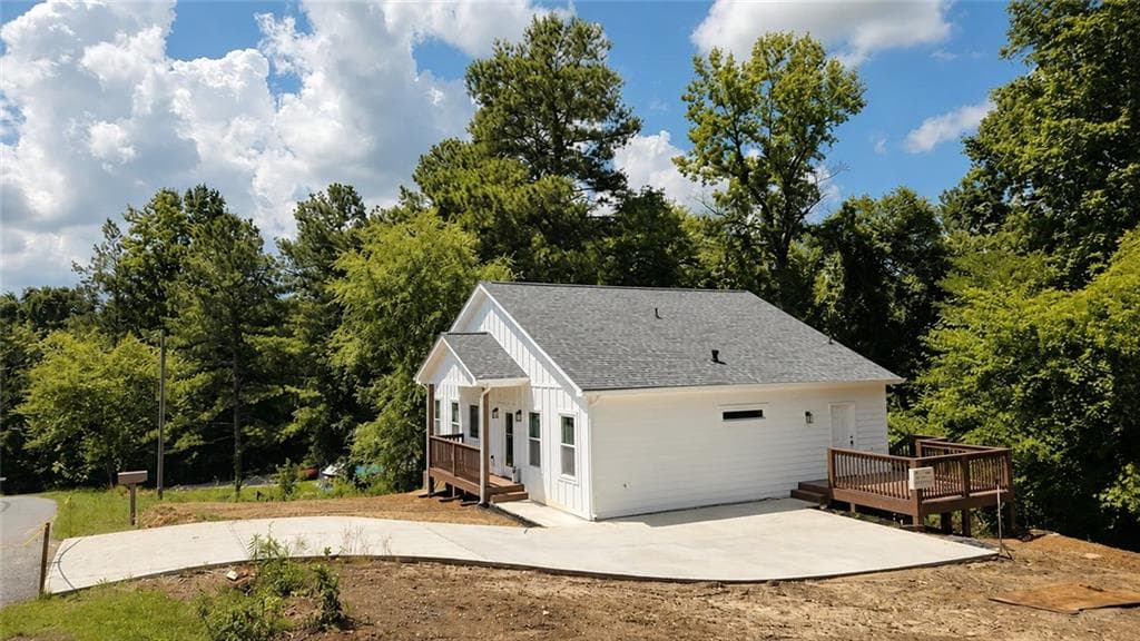 3 bedroom, 2 bathroom, 1,598 sq ft single family residence for sale at 41 Walnut Trail, Cartersville, GA 30121 — photo 2