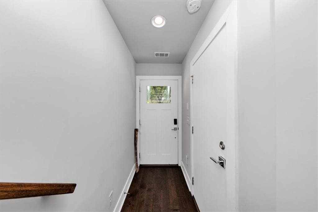 3 bedroom, 3 bathroom, 1,746 sq ft townhouse for rent at 725 Taylor Court, Atlanta, GA 30324 for $3,500 a month — photo 4
