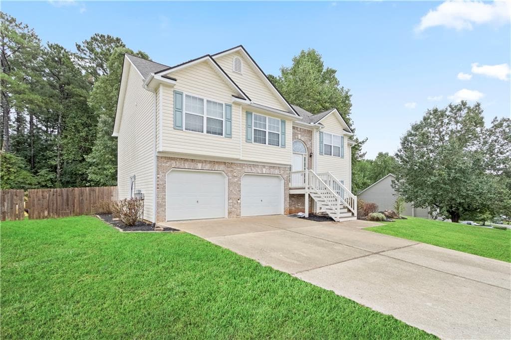 5 bedroom, 4 bathroom, 2,459 sq ft single family residence under contract at 93 Sugar Mill Drive, Dallas, GA 30157 — photo 3