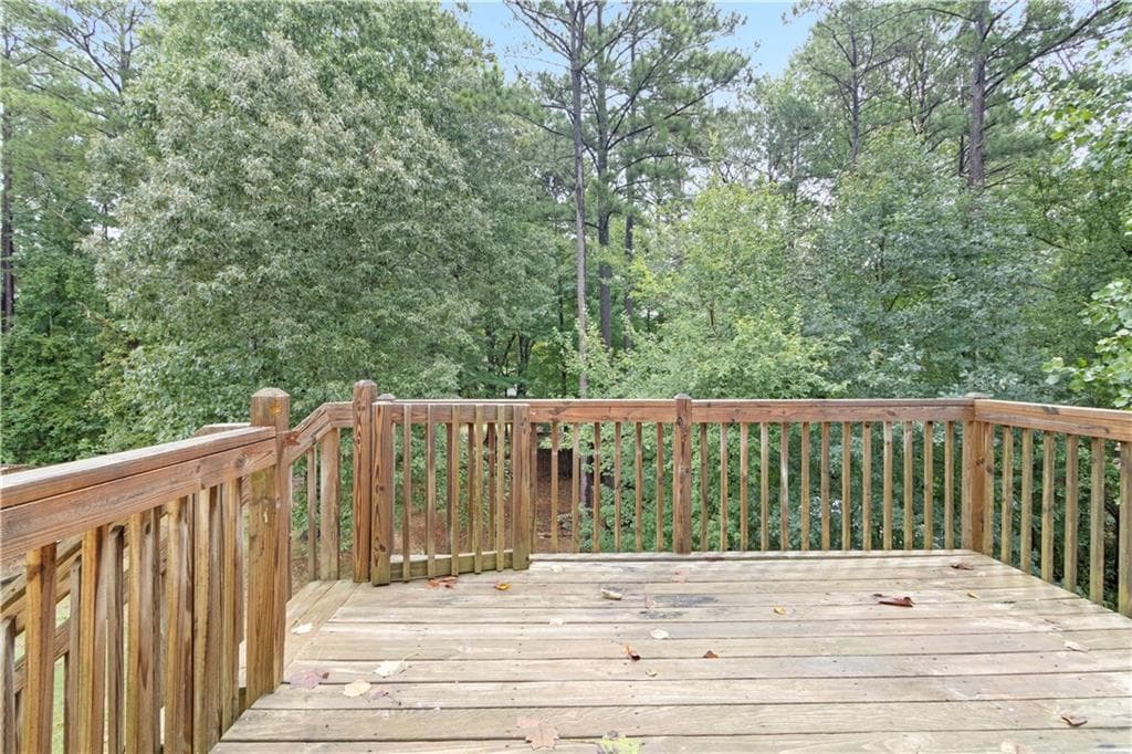5 bedroom, 4 bathroom, 2,459 sq ft single family residence under contract at 93 Sugar Mill Drive, Dallas, GA 30157 — photo 6