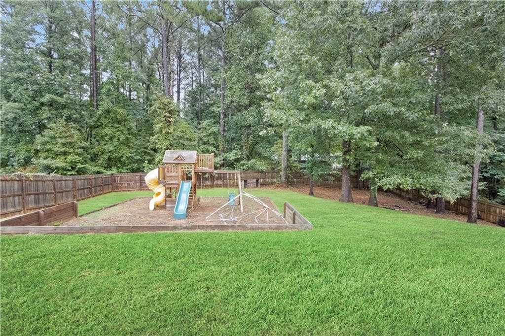 5 bedroom, 4 bathroom, 2,459 sq ft single family residence under contract at 93 Sugar Mill Drive, Dallas, GA 30157 — photo 7