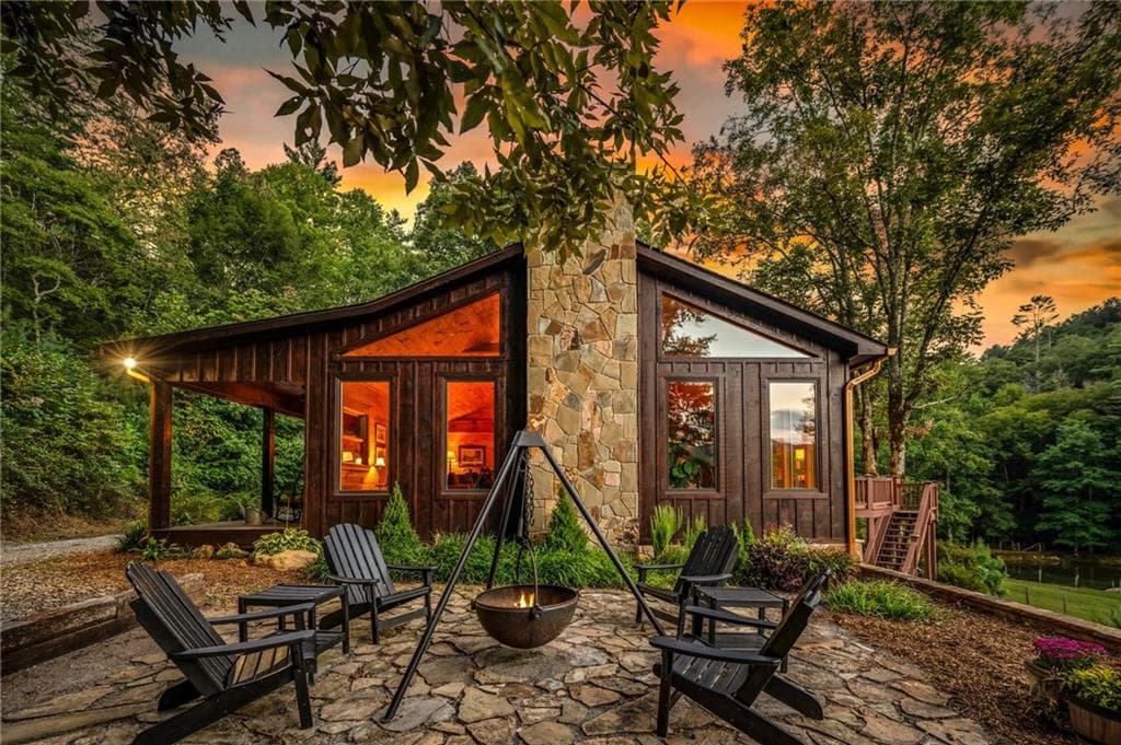 5 bedroom, 4 bathroom, 3,650 sq ft single family residence for sale at 361 Forest Service Road, Epworth, GA 30541 — photo 5
