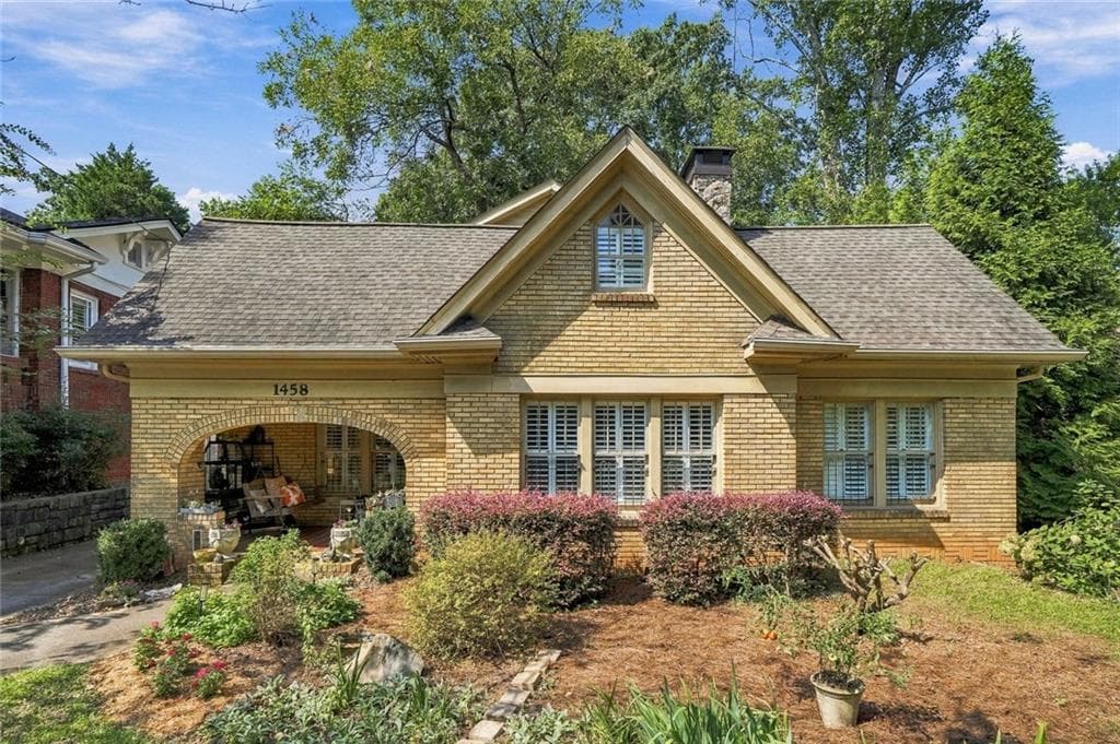 4 bedroom, 3 bathroom, 2,700 sq ft single family residence for sale at 1458 N Highland Avenue, Atlanta, GA 30306 — photo 3