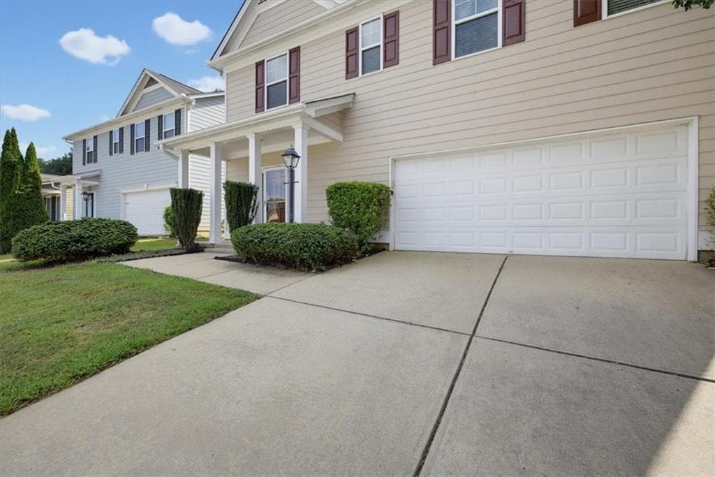 4 bedroom, 3 bathroom, 2,184 sq ft single family residence for sale at 50 Bellerive Lane, Covington, GA 30014 — photo 3
