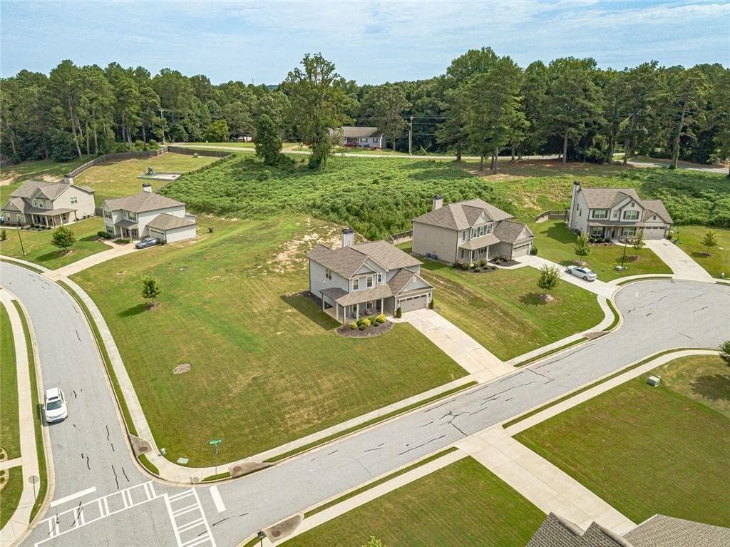 5 bedroom, 4 bathroom, 2,593 sq ft single family residence for sale at 3501 Bentley Farms Way, Loganville, GA 30052 — photo 6