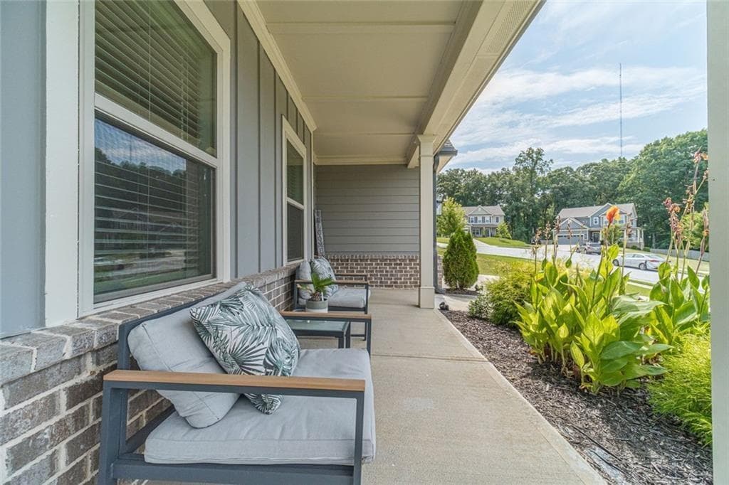 5 bedroom, 4 bathroom, 2,593 sq ft single family residence for sale at 3501 Bentley Farms Way, Loganville, GA 30052 — photo 8