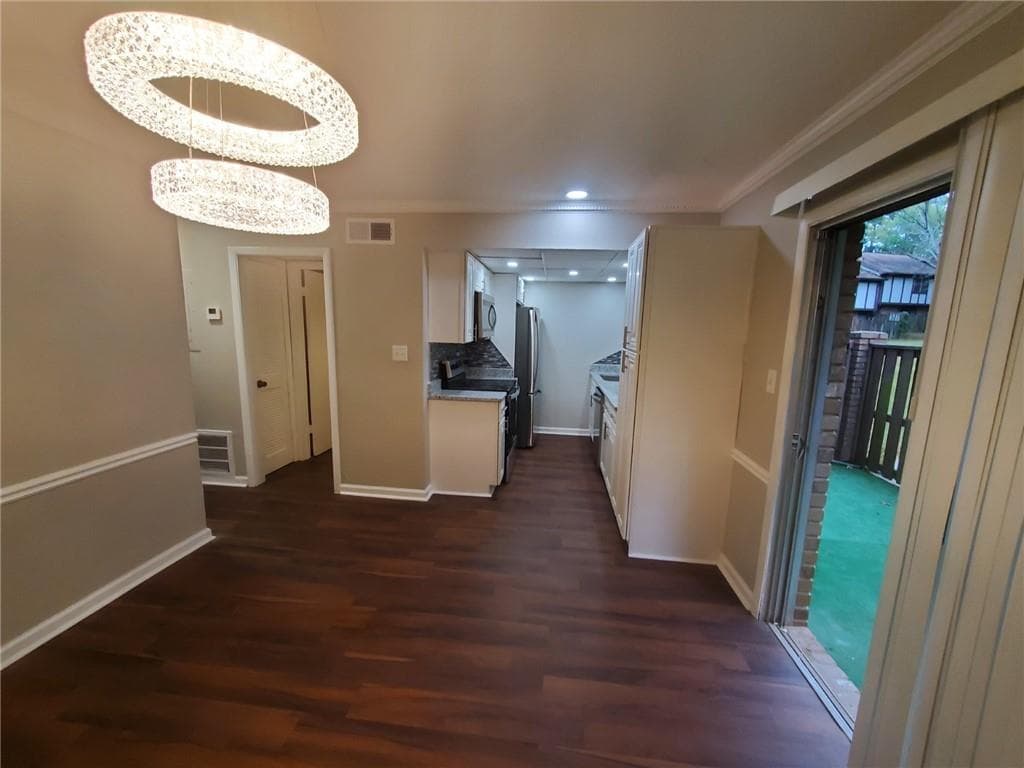 3 bedroom, 3 bathroom, 1,364 sq ft condominium for rent at 1317 Kingsgate Drive, Stone Mountain, GA 30083 for $1,950 a month — photo 6