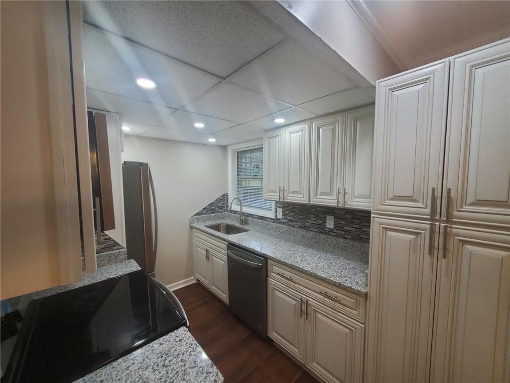 3 bedroom, 3 bathroom, 1,364 sq ft condominium for rent at 1317 Kingsgate Drive, Stone Mountain, GA 30083 for $1,950 a month — photo 8