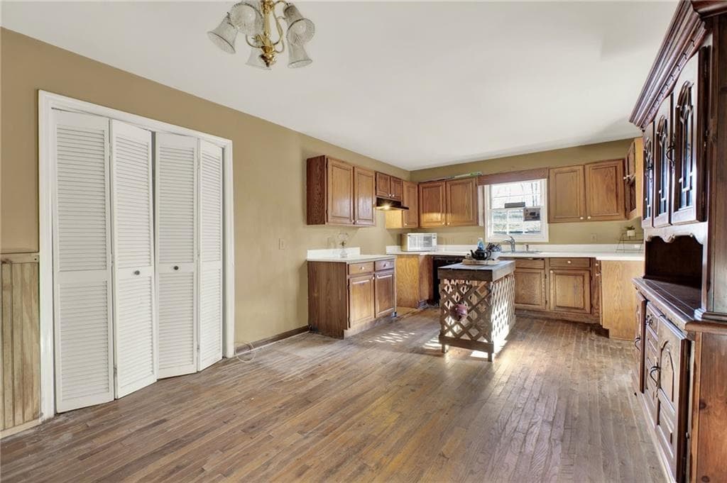3 bedroom, 2 bathroom, 1,638 sq ft single family residence for sale at 549 Eagle Nest Trail, Ball Ground, GA 30107 — photo 6
