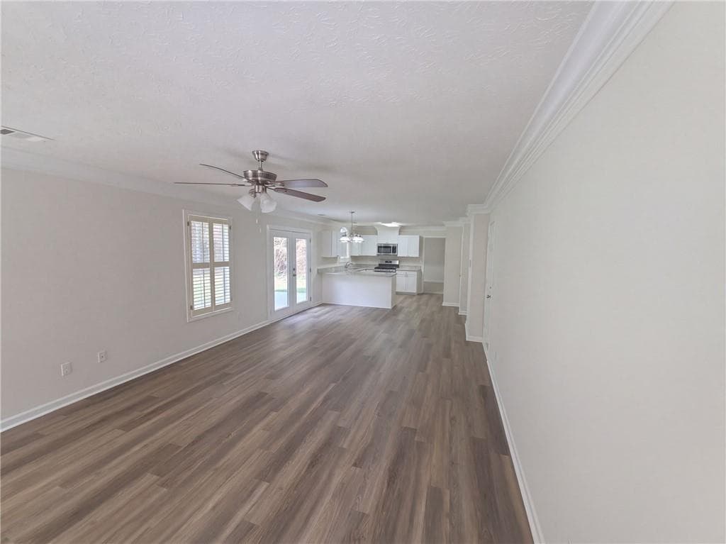 4 bedroom, 3 bathroom, 2,522 sq ft single family residence for sale at 3205 Summit Place Drive, Loganville, GA 30052 — photo 7