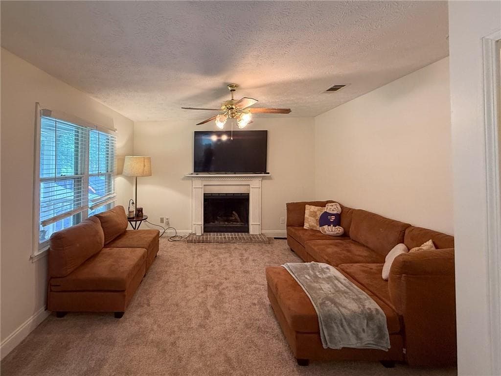 3 bedroom, 2 bathroom, 1,121 sq ft single family residence under contract at 620 Beau Court, Winder, GA 30680 — photo 3