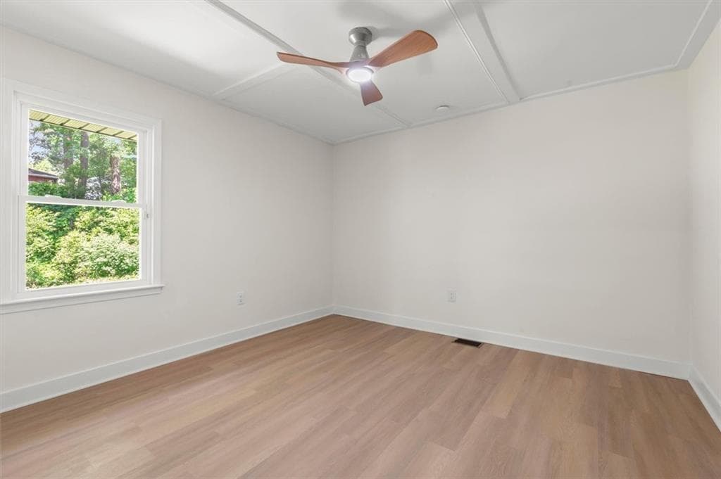 3 bedroom, 2 bathroom, 1,323 sq ft single family residence for sale at 819 Gresham Avenue, Atlanta, GA 30316 — photo 4