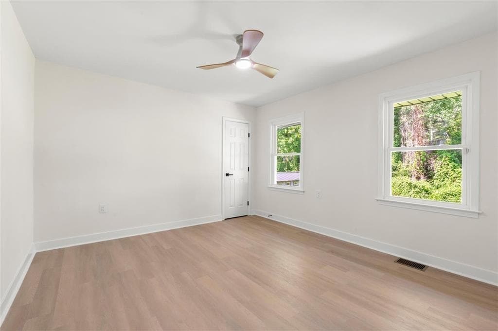 3 bedroom, 2 bathroom, 1,323 sq ft single family residence for sale at 819 Gresham Avenue, Atlanta, GA 30316 — photo 8