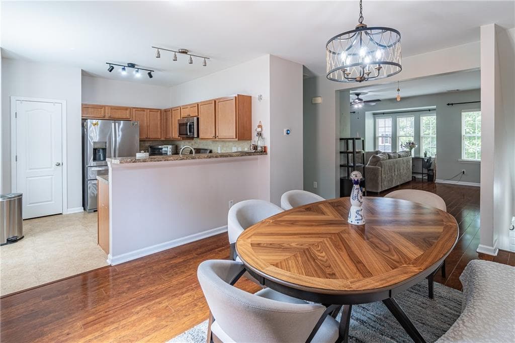 3 bedroom, 4 bathroom, 2,038 sq ft townhouse for sale at 1216 Park Pass Way, Suwanee, GA 30024 — photo 3