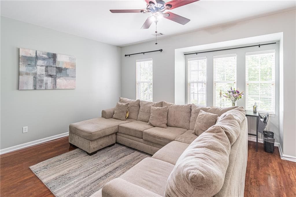 3 bedroom, 4 bathroom, 2,038 sq ft townhouse for sale at 1216 Park Pass Way, Suwanee, GA 30024 — photo 5
