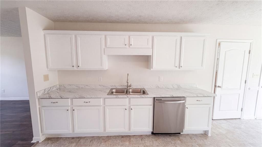 3 bedroom, 2 bathroom, 1,573 sq ft single family residence for sale at 114 Beaty Court, Flovilla, GA 30216 — photo 2