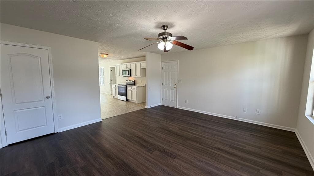 3 bedroom, 2 bathroom, 1,573 sq ft single family residence for sale at 114 Beaty Court, Flovilla, GA 30216 — photo 3