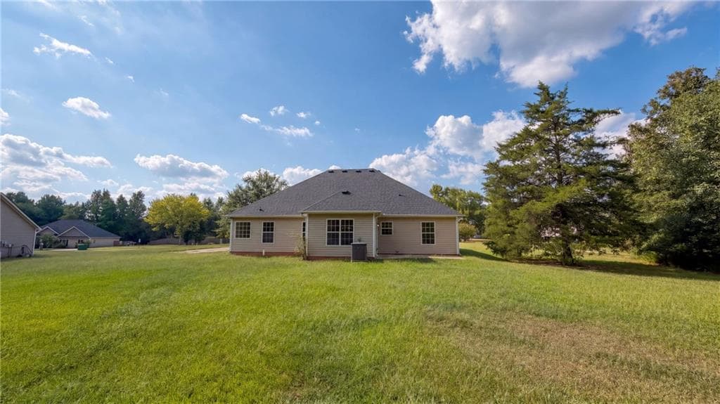 3 bedroom, 2 bathroom, 1,573 sq ft single family residence for sale at 114 Beaty Court, Flovilla, GA 30216 — photo 5