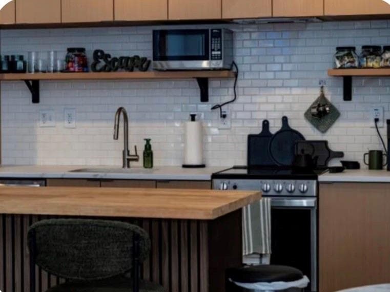 1 bedroom, 1 bathroom, 587 sq ft condominium for sale at 1805 Harvard Avenue 204, College Park, GA 30337 — photo 4