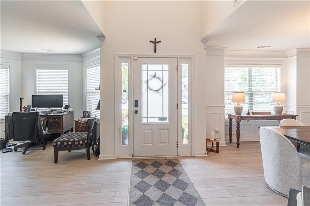 5 bedroom, 3 bathroom, 2,812 sq ft single family residence for sale at 5703 Shore Isle Court, Flowery Branch, GA 30542 — photo 7
