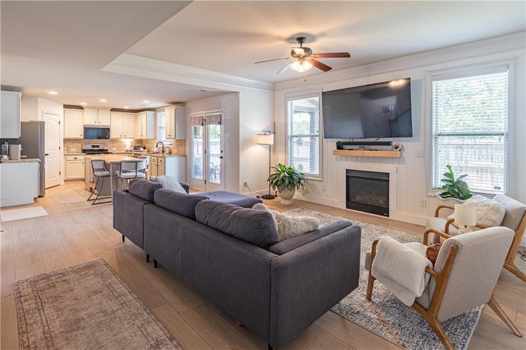 5 bedroom, 3 bathroom, 2,812 sq ft single family residence for sale at 5703 Shore Isle Court, Flowery Branch, GA 30542 — photo 3