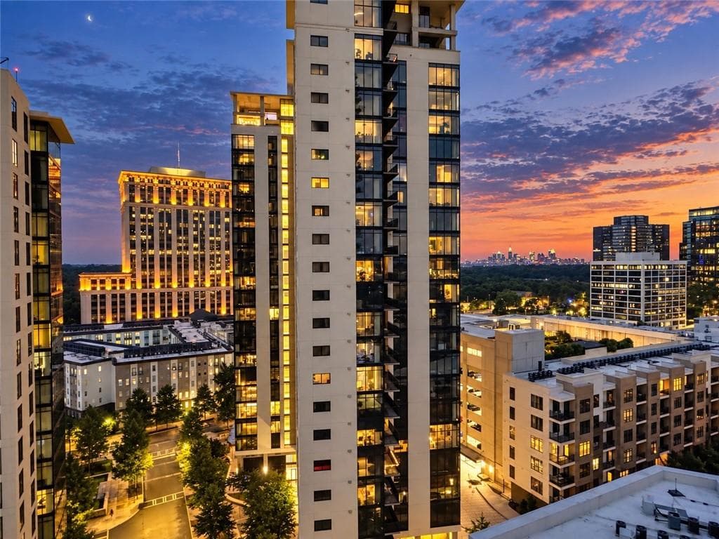 1 bedroom, 1 bathroom, 750 sq ft condominium for sale at 3481 Lakeside Drive 1905, Atlanta, GA 30326 — photo 1 of 62