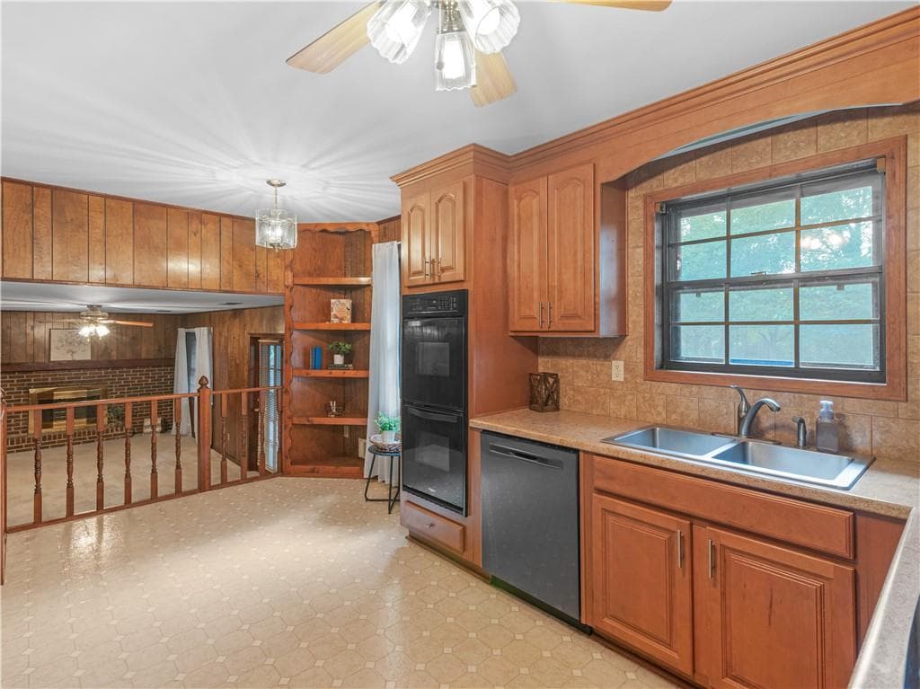 3 bedroom, 3 bathroom, 1,587 sq ft single family residence for sale at 8872 Teal Court, Jonesboro, GA 30236 — photo 6