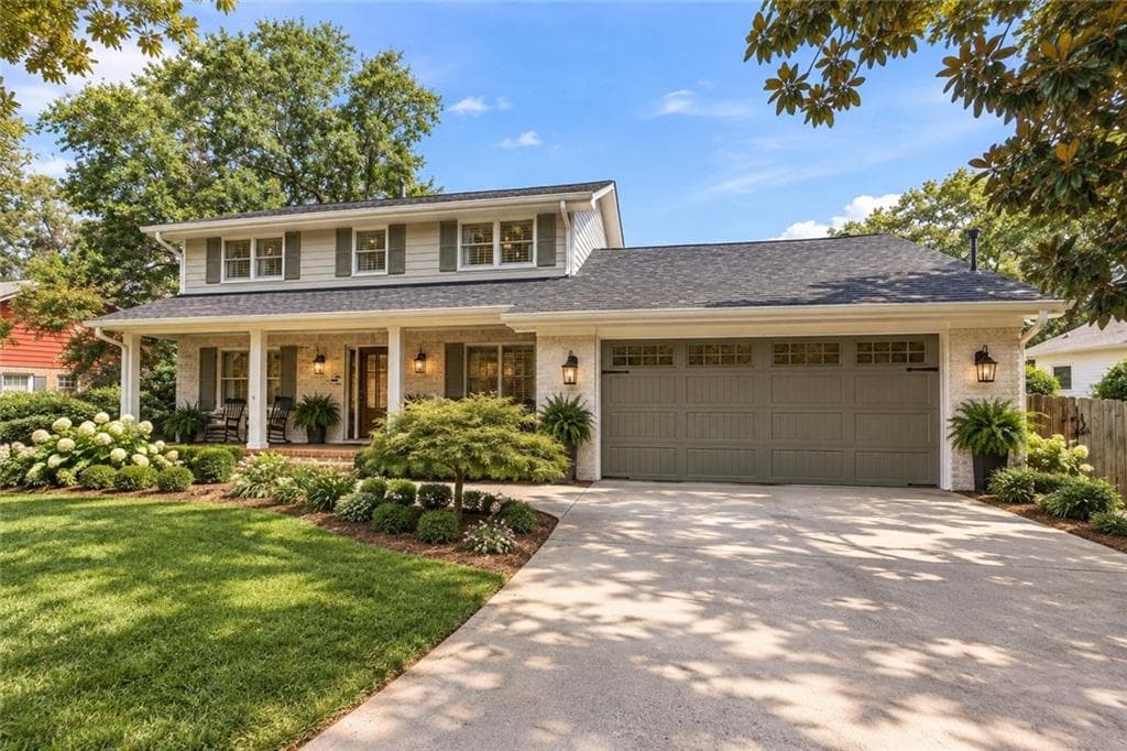 4 bedroom, 4 bathroom, 3,382 sq ft single family residence for sale at 1582 Riverside Drive, Gainesville, GA 30501 — photo 2