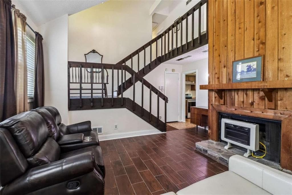 3 bedroom, 2 bathroom, 1,216 sq ft single family residence under contract at 6265 Camp Road, Riverdale, GA 30296 — photo 2