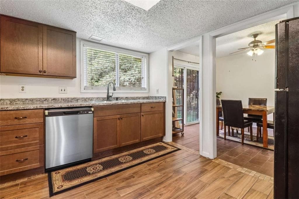3 bedroom, 2 bathroom, 1,216 sq ft single family residence under contract at 6265 Camp Road, Riverdale, GA 30296 — photo 6