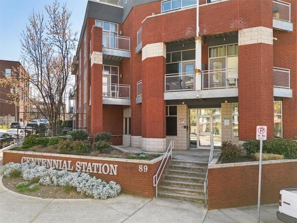 1 bedroom, 1 bathroom, 828 sq ft condominium for sale at 89 MANGUM Street 119, Atlanta, GA 30313 — photo 2
