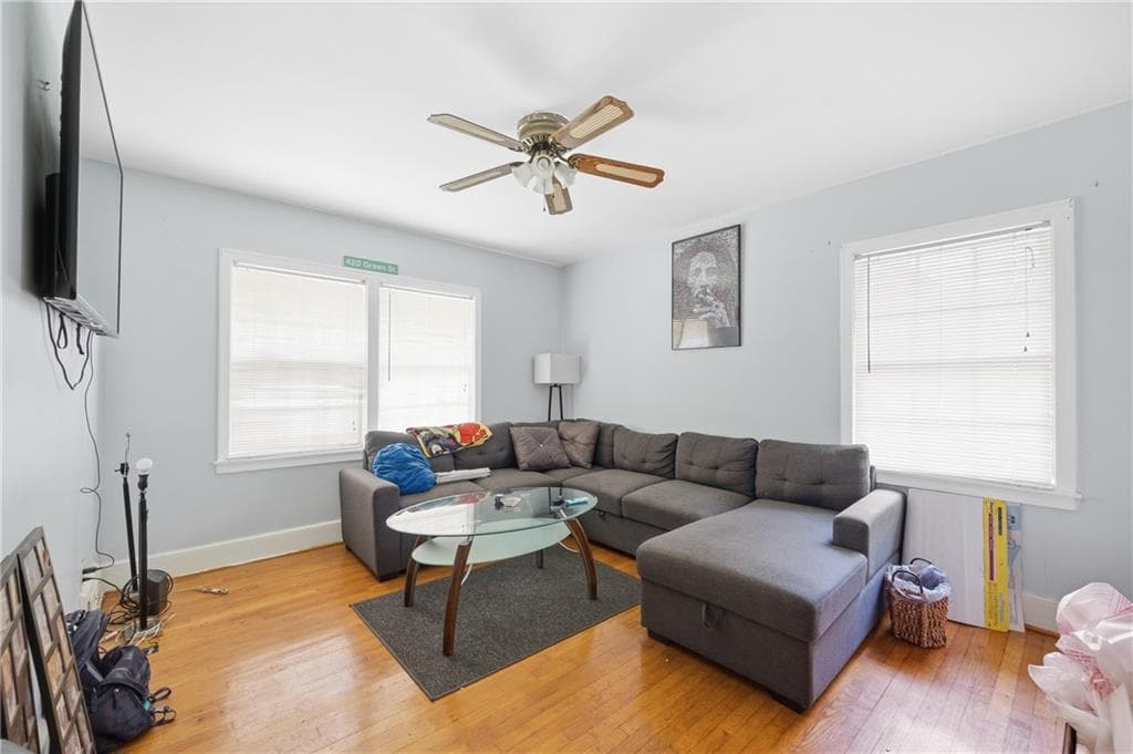 3 bedroom, 2 bathroom, 1,962 sq ft single family residence under contract at 1337 Pollard Drive, Atlanta, GA 30311 — photo 4