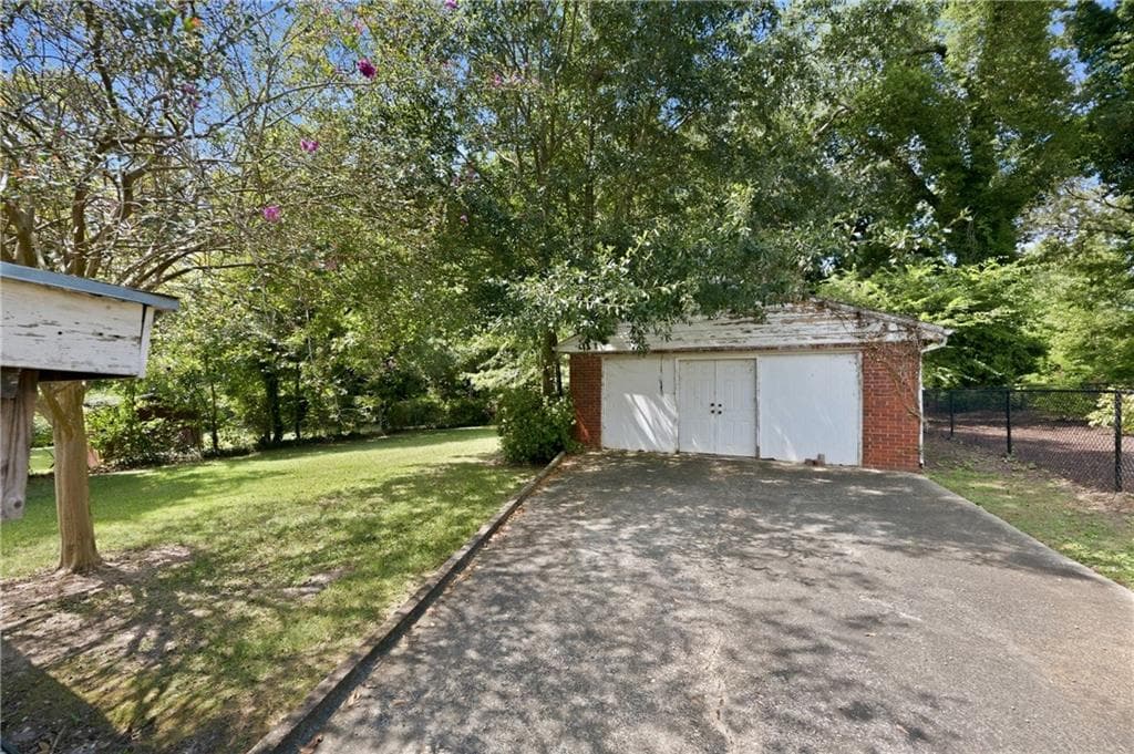 3 bedroom, 2 bathroom, 1,962 sq ft single family residence under contract at 1337 Pollard Drive, Atlanta, GA 30311 — photo 6