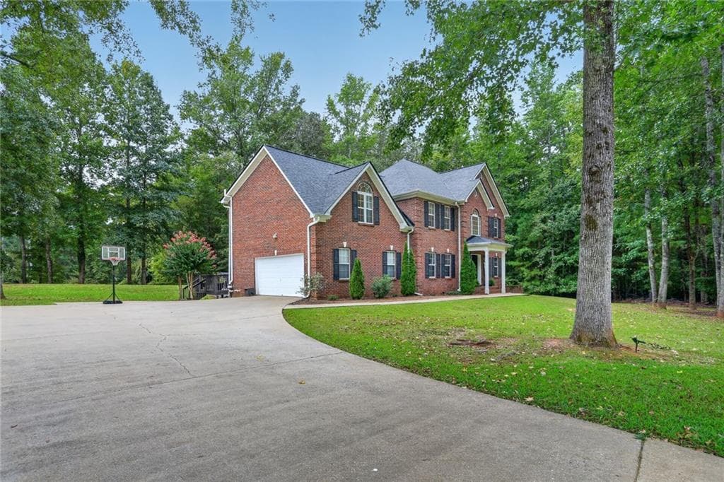 5 bedroom, 5 bathroom, 4,414 sq ft single family residence for sale at 170 Nix Court, Fayetteville, GA 30214 — photo 3