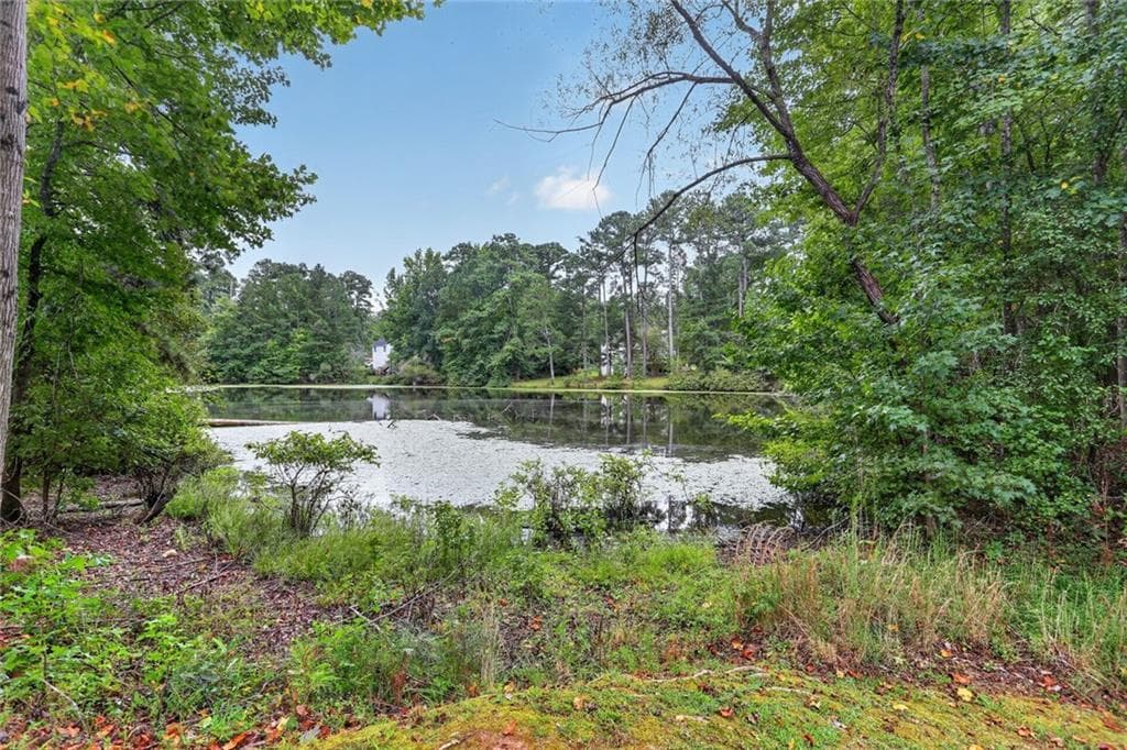 5 bedroom, 5 bathroom, 4,414 sq ft single family residence for sale at 170 Nix Court, Fayetteville, GA 30214 — photo 4