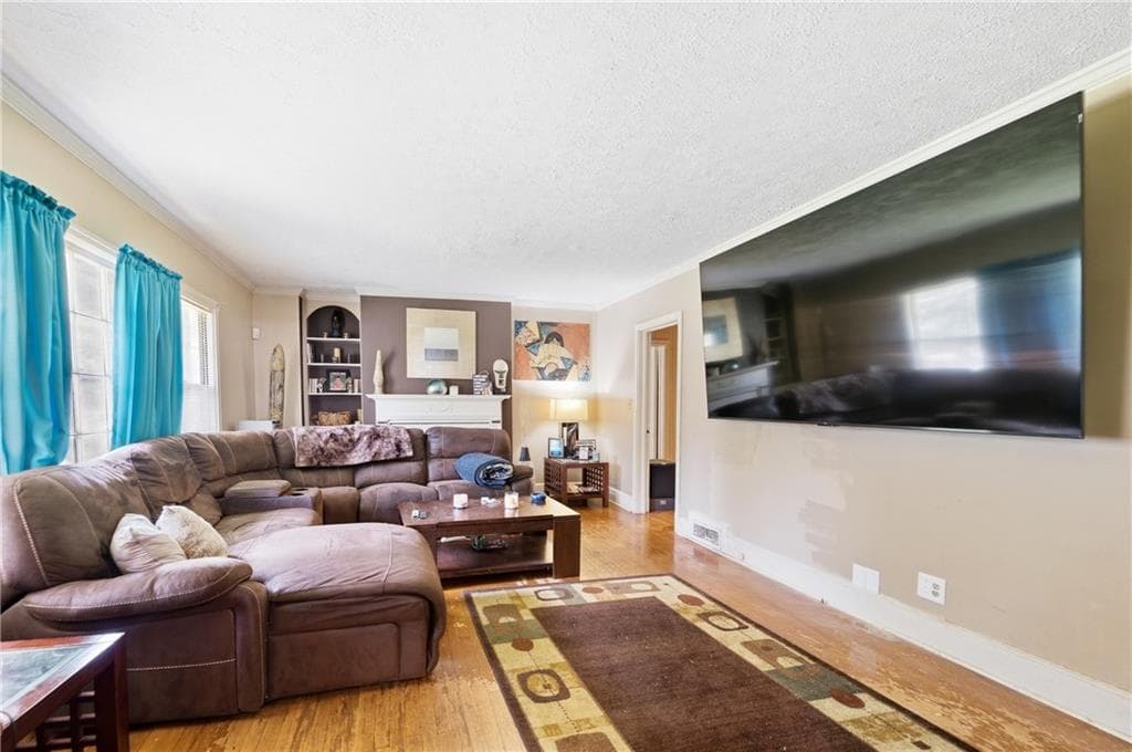 3 bedroom, 2 bathroom, 1,962 sq ft single family residence under contract at 1337 Pollard Drive, Atlanta, GA 30311 — photo 7