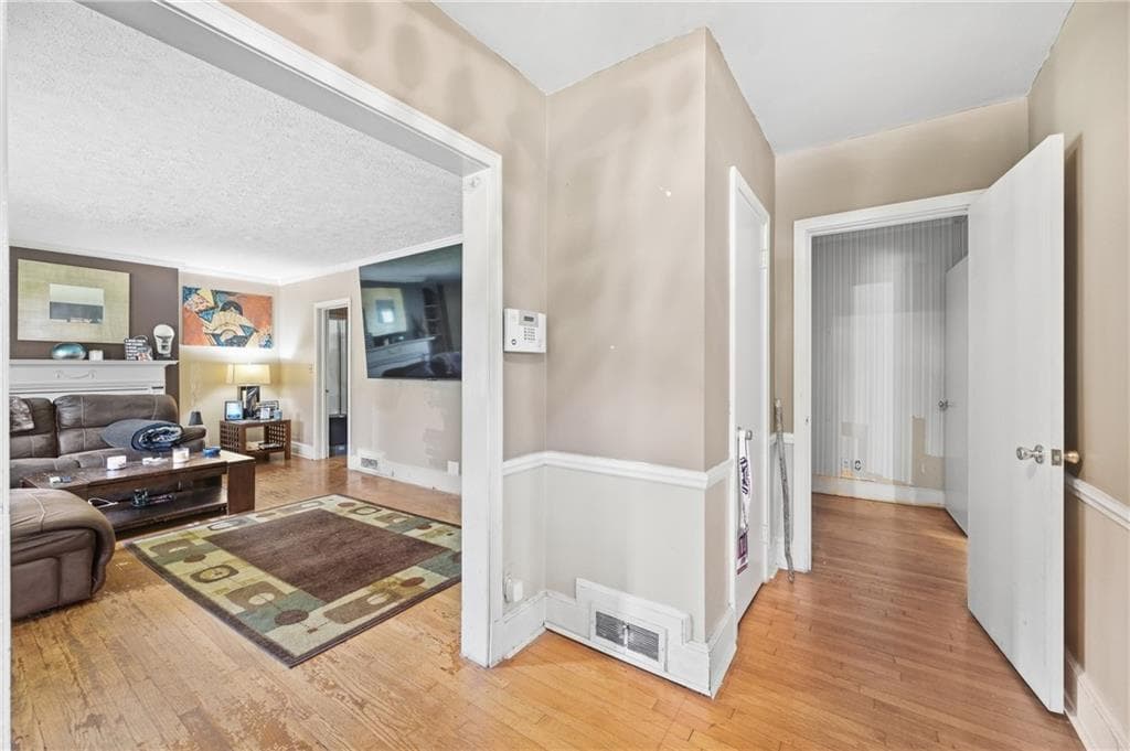 3 bedroom, 2 bathroom, 1,962 sq ft single family residence under contract at 1337 Pollard Drive, Atlanta, GA 30311 — photo 10