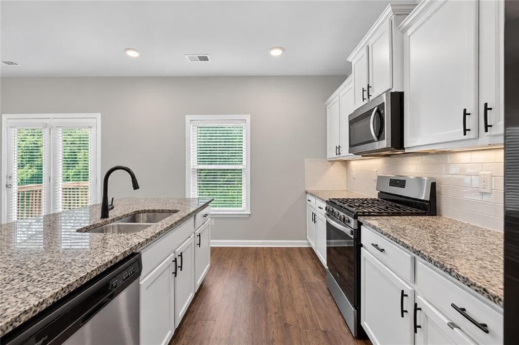 4 bedroom, 3 bathroom, 2,416 sq ft single family residence for sale at 2103 Massey Lane, Winder, GA 30680 — photo 9